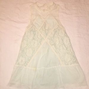 En Créme: Lace Floral Tunic